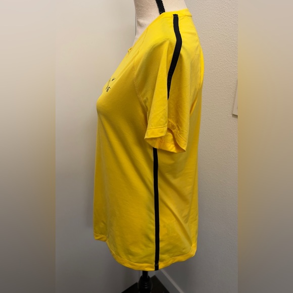 Preowned Nike lives strong black track jacket with hood size M & yellow t shirt - Picture 11 of 13